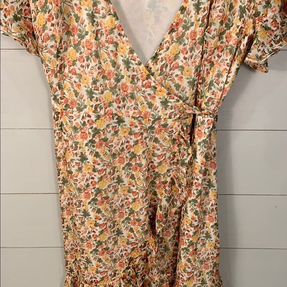 Yours Truly Floral Wrap mini dress ruffle hem size 12 - Picture 3 of 12